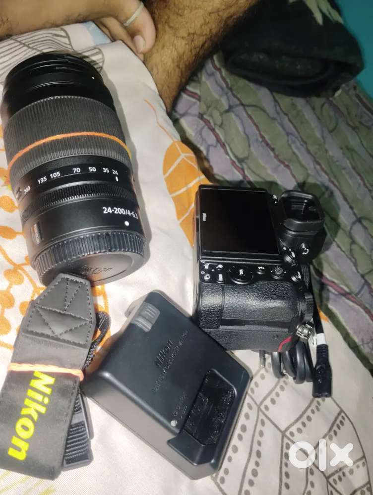z5 mirror less camera