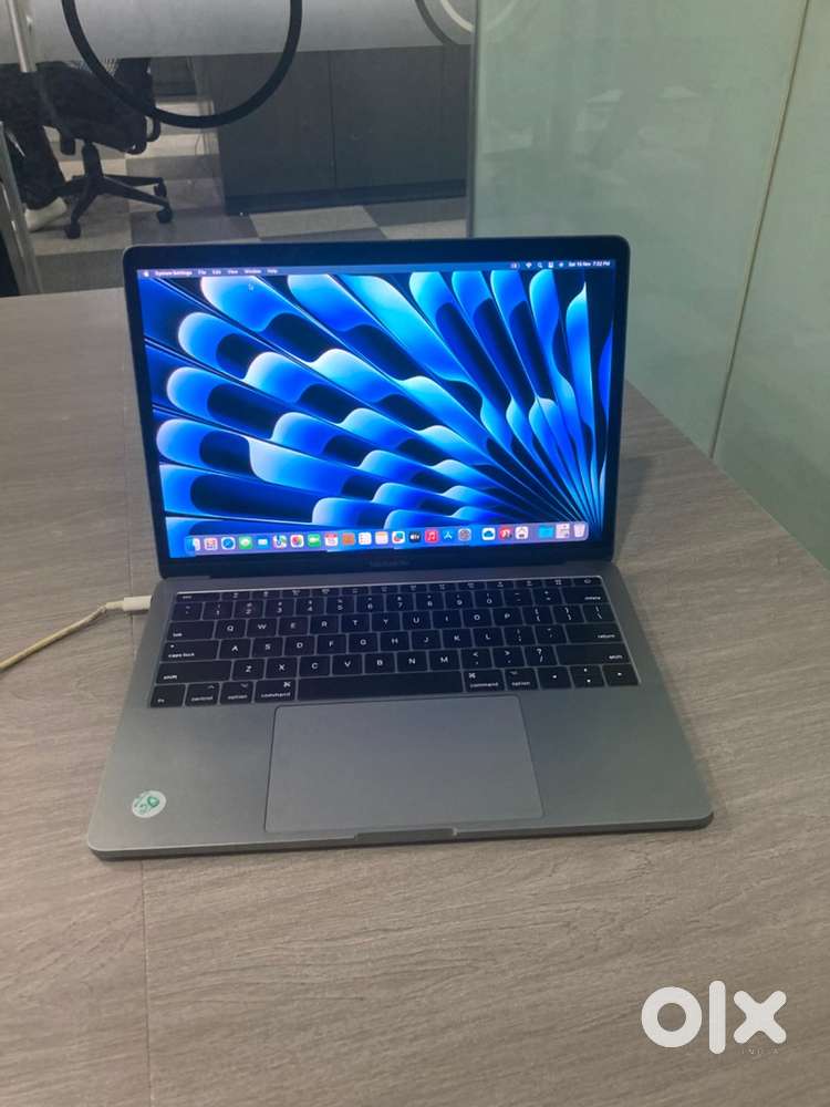 Apple MacBook Pro 13inch i5 A1708 2017 Display patch in Balck Screen