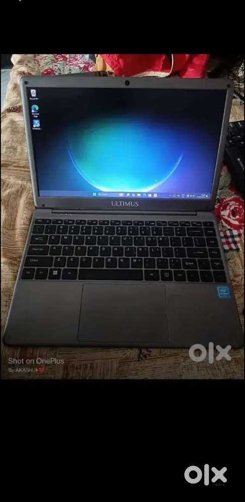 ULTIMUS LAPTOP