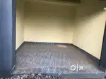 100 square feet shop