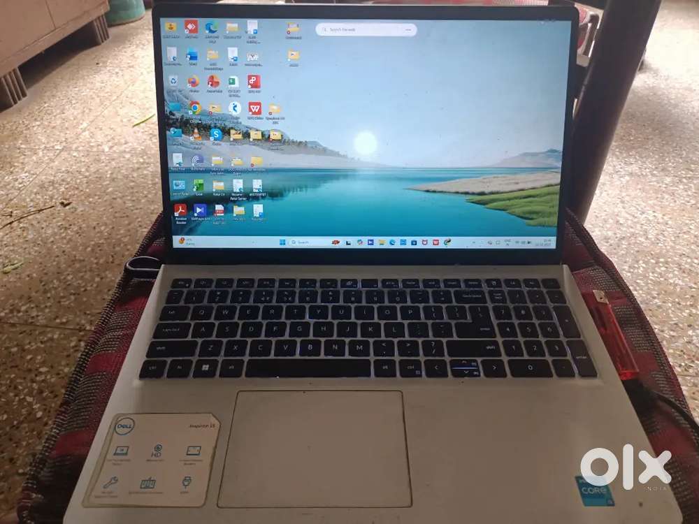 Selling Dell with Backlit keyboard laptop with I3 and 8gb Ram
