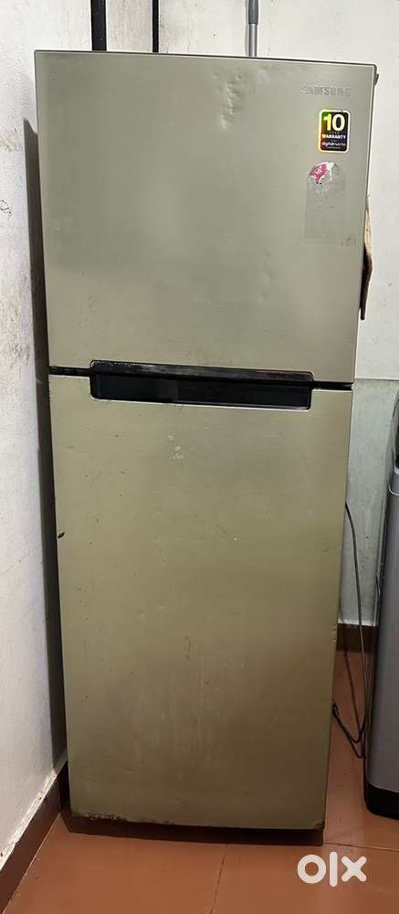 Samsung 236L 5 star double door fridge in working condition with glass