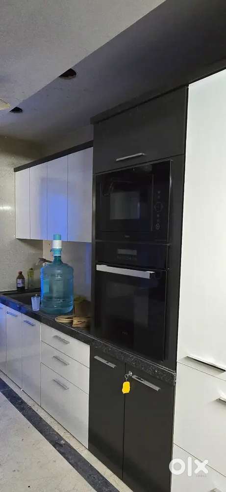 BUILT IN OVEN, BUILT IN MICROWAVE, BUILT IN HOB, CHIMNEY