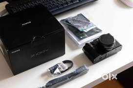 Fujifilm X100V 26.1MP Compact Camera - Black UK only