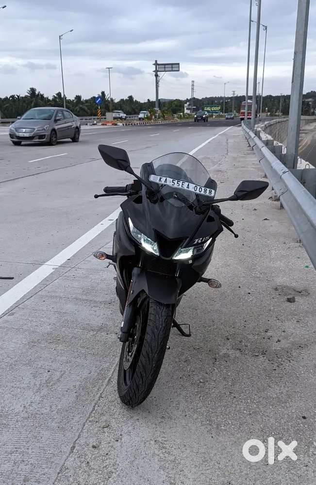 Black colour R15 v3 for sale