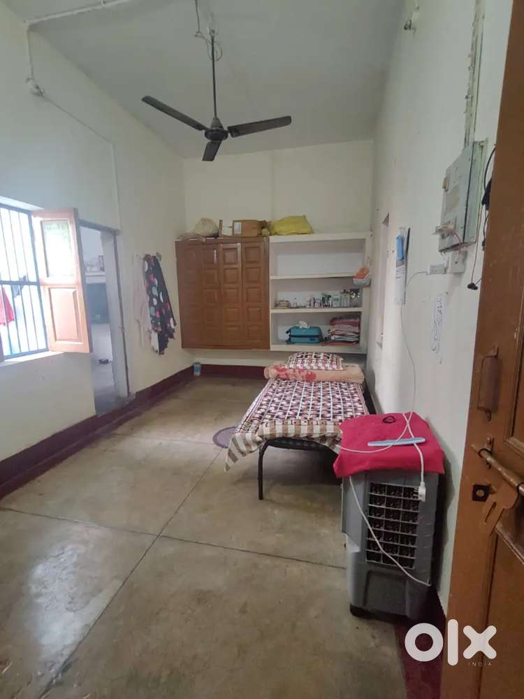 Urgently Need Female roommate