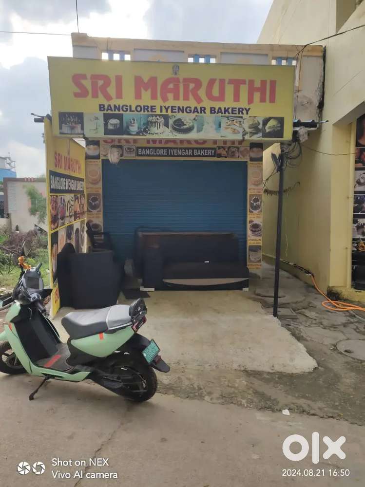 100yds,1 Shutter,10k rents,Residential & commercial,Mainrd,Prime locat