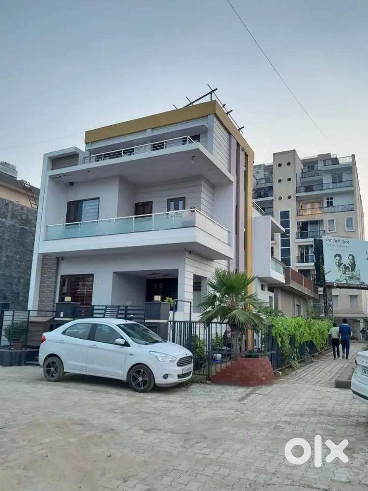 Indipendent corner kothi