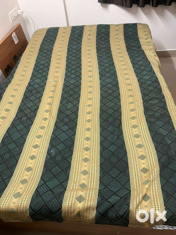 1.5 Diwan/bed