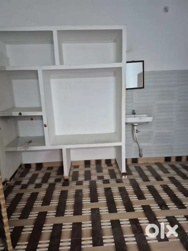 1 room flat only for girls