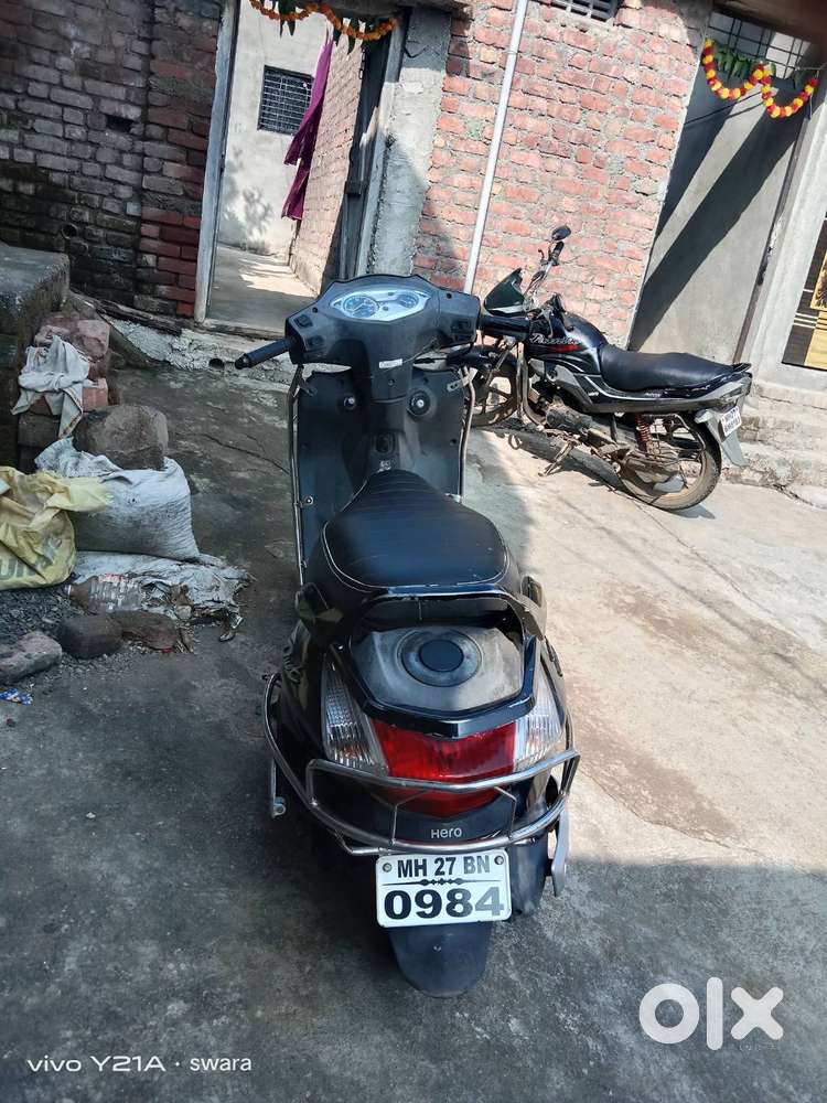 Working condition semi maintain scooter with little mentainance work t