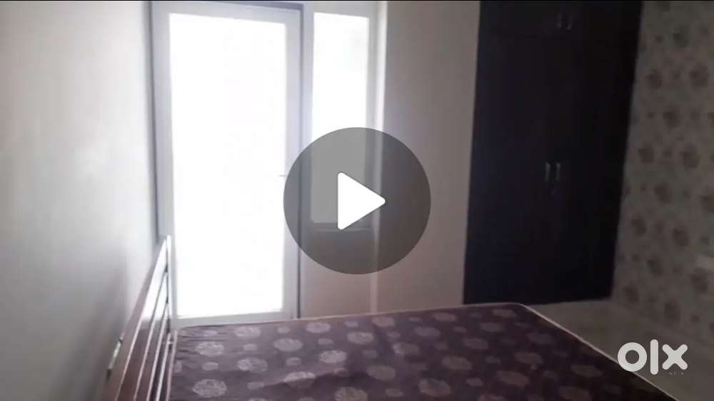 Good conditions flat 3 bhk sale is urgent basis