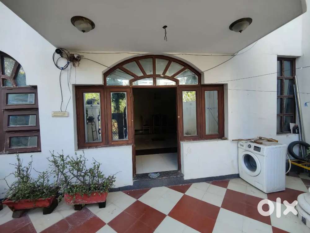 Zero Brokerage!! Fully furnished 1 BHK flat in vijay nagar