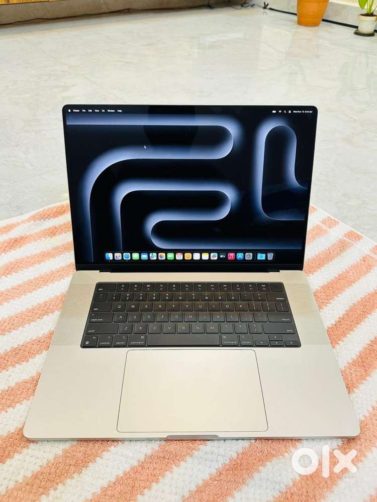 Apple MacBook Pro M3 Pro 16 inch 36gb ram 512gb ssd warranty till 2027