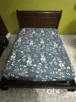 Queen size hydraulic cot and mattress 80x60