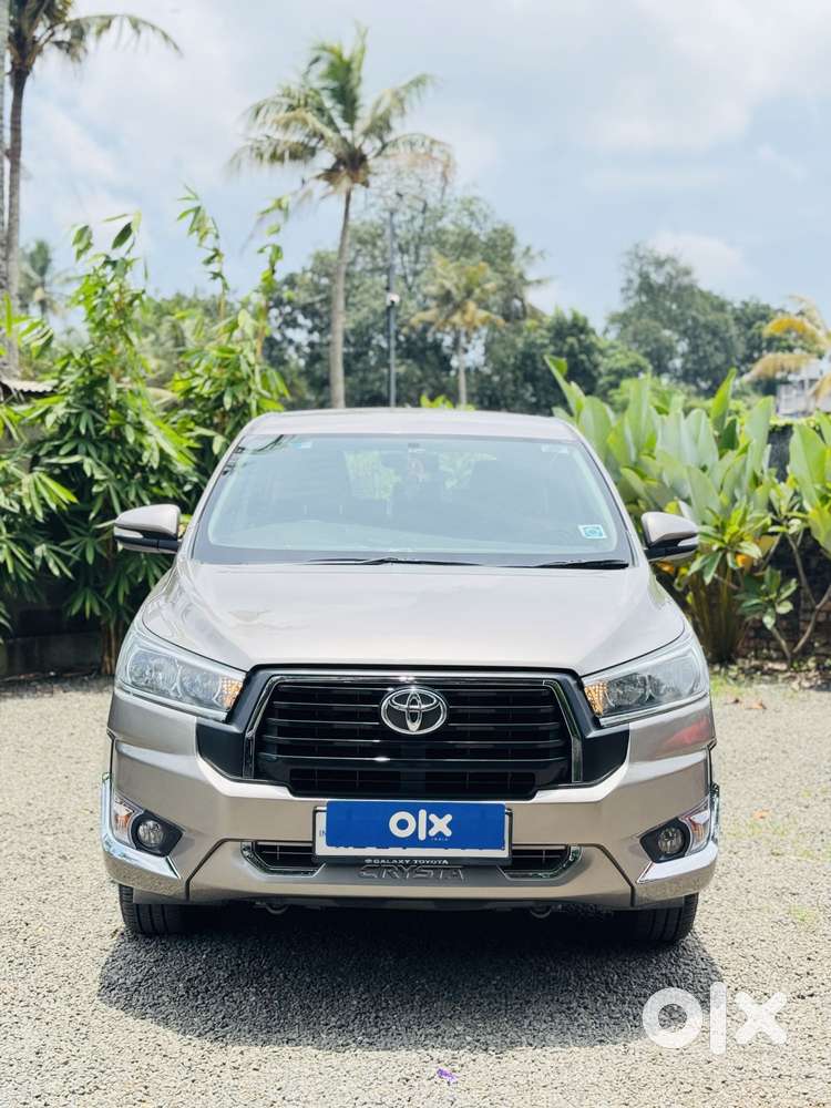 Toyota Innova Crysta 2.8 GX AT 8 Seater, 2016, Diesel