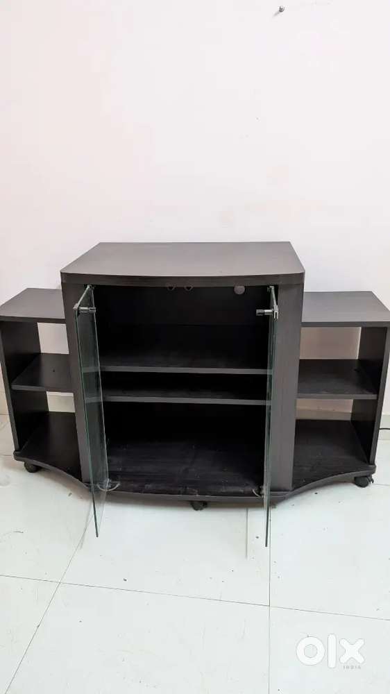 TV unit and mattress for Sale at Rs.3500