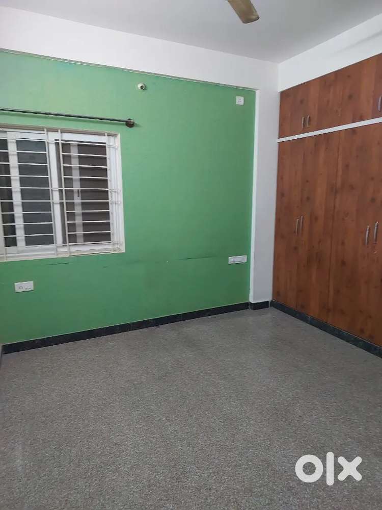 2 bhk flat for rent big rooms