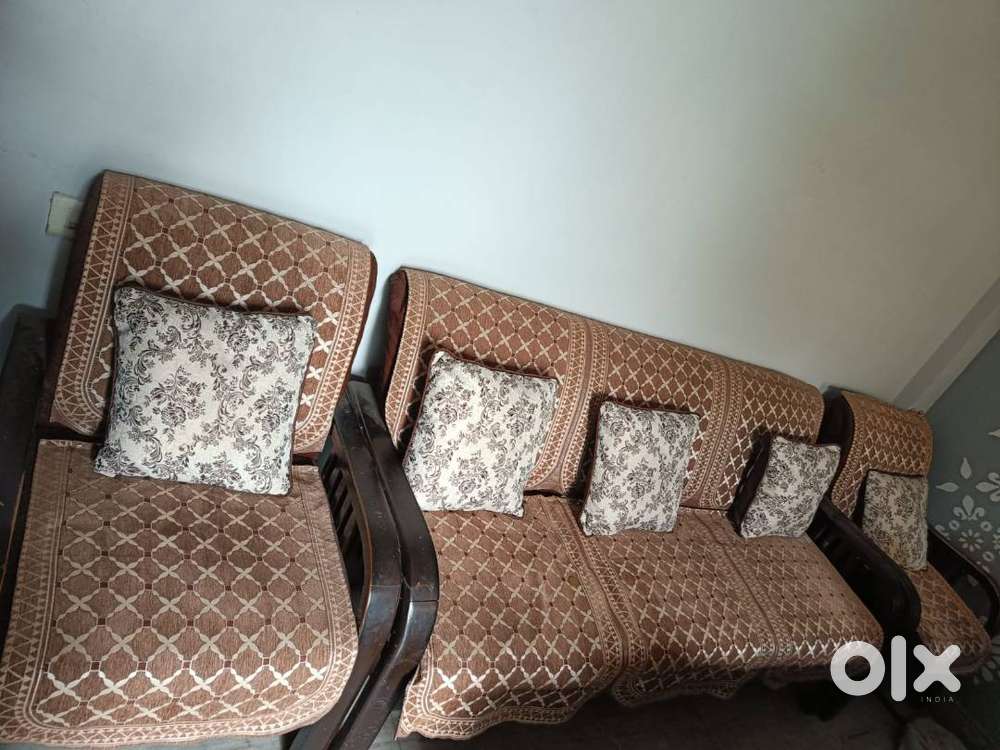 5 seater sofa set and counter table study multipurpose   15000 price k