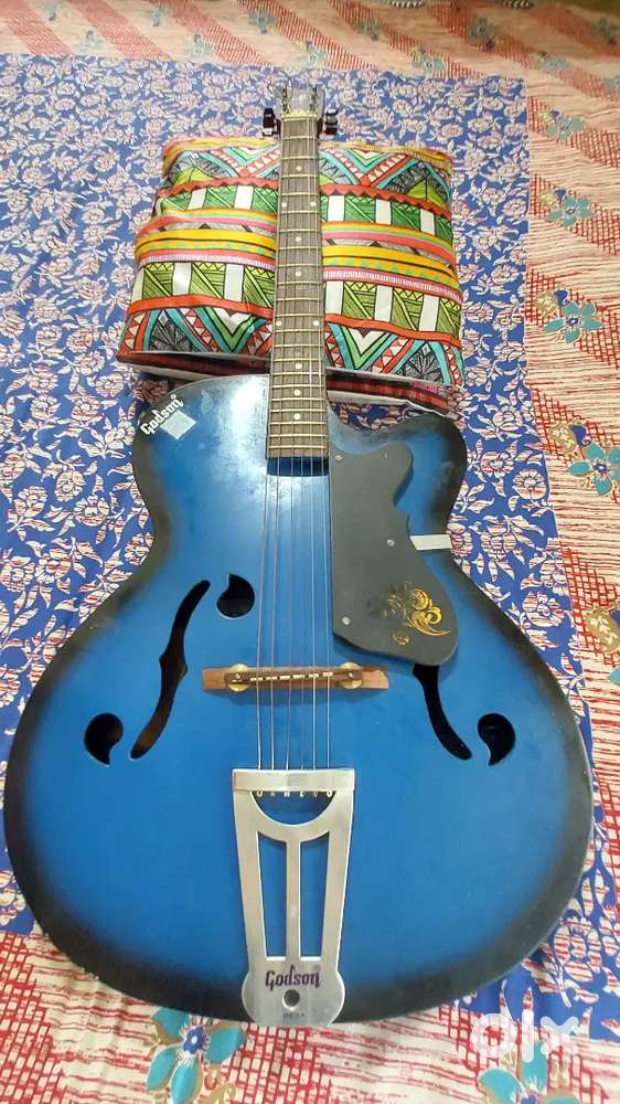 Good condition acoustic guiter for sell