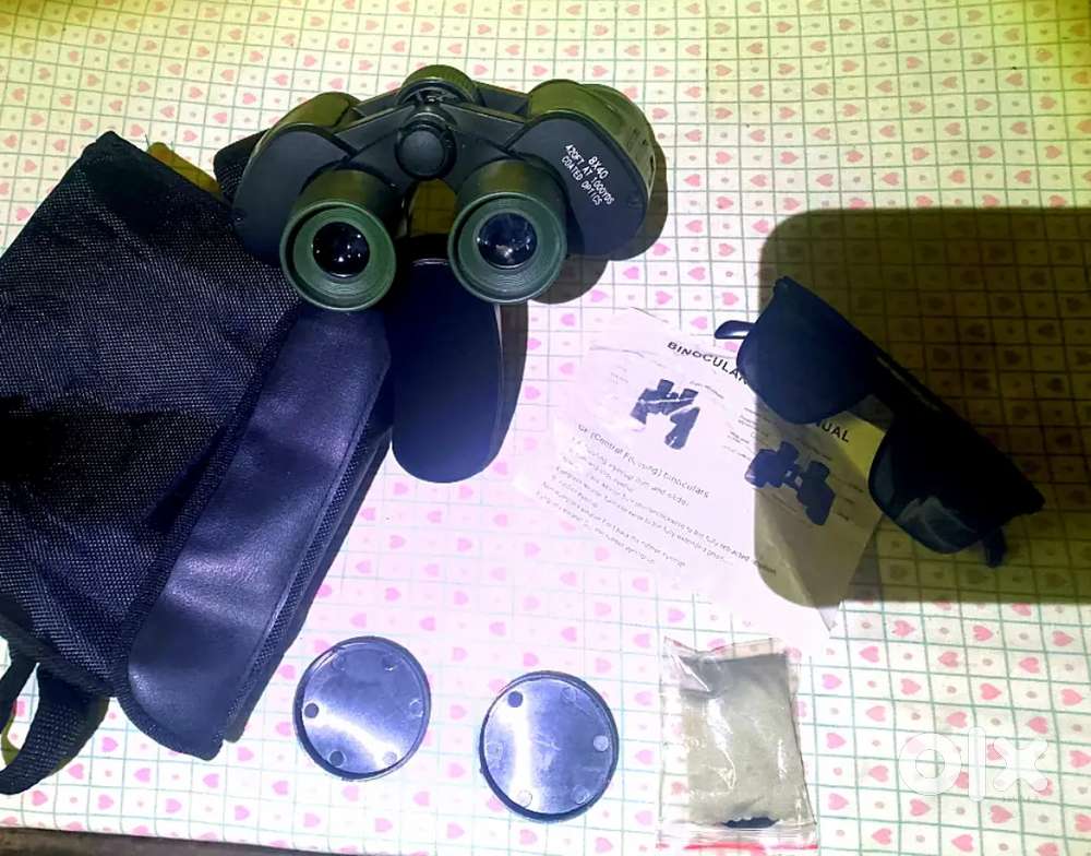 Binocular CF + black sunglasses
