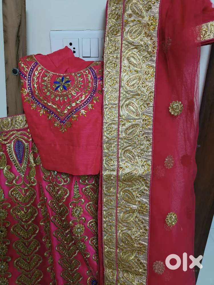 Beautiful lehenga with dupatta & blouseदुपट्टा और ब्लाउज के साथ लहंगा