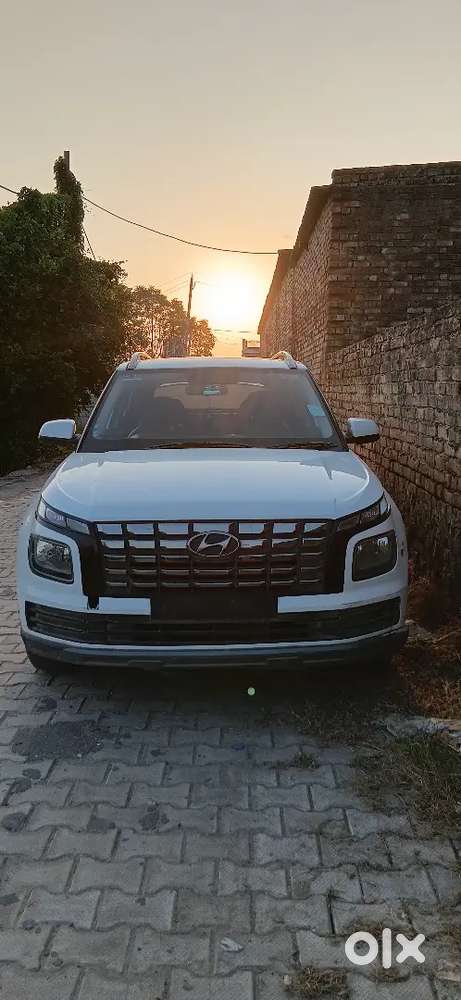 Hyundai Venue 2023 Diesel 85000 Km Driven