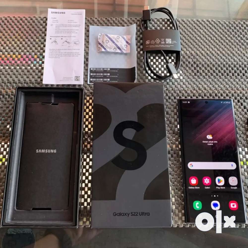 Sumsung galaxy s22 ultra available with bill box and all accessories