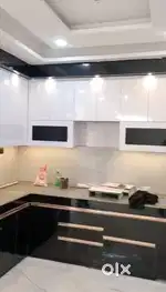Female flatmate needeed