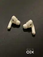 Apple AirPods 1st Gen (Buds Only, No Case) – Excellent Condition