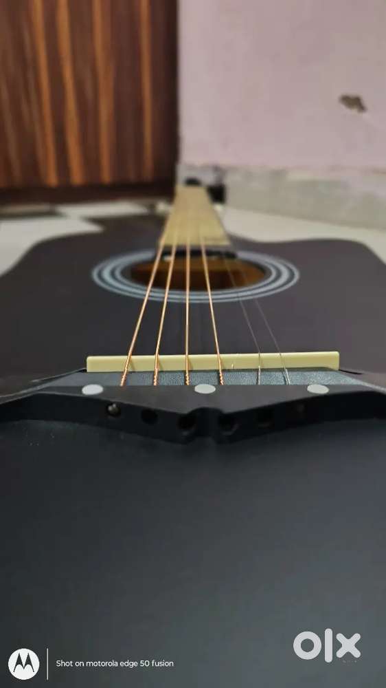 “Original Acoustic Guitar – Brand New, All Accessories Included”