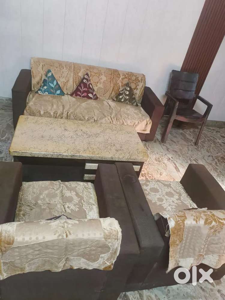 Sofa and table maching set