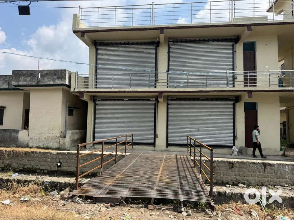 Big shop at prime location