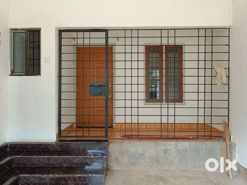 2 bed room unit for rent .ground floor.
