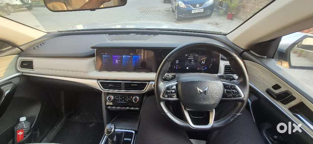 Mahindra XUV700 2023 Diesel 70000 Km Driven