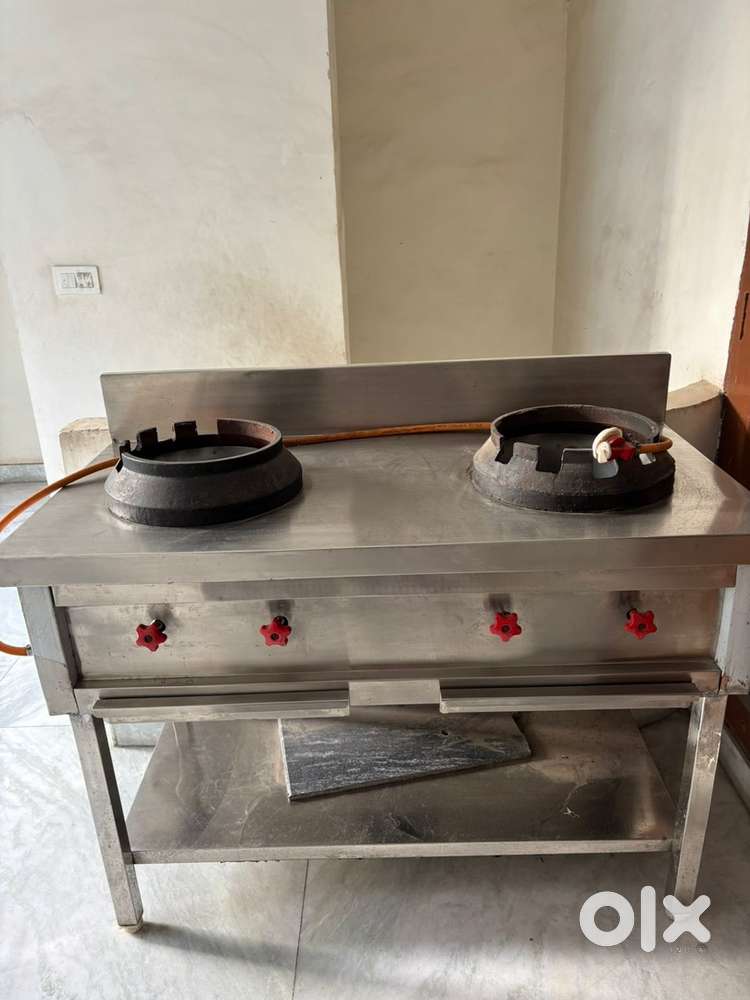 Commercial gas stove