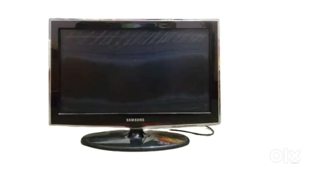 Samsung TV  adjusted with TV Wall Mount