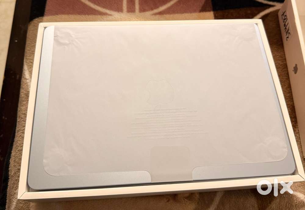 Apple macbook Air M4 13” 16/256 Gb