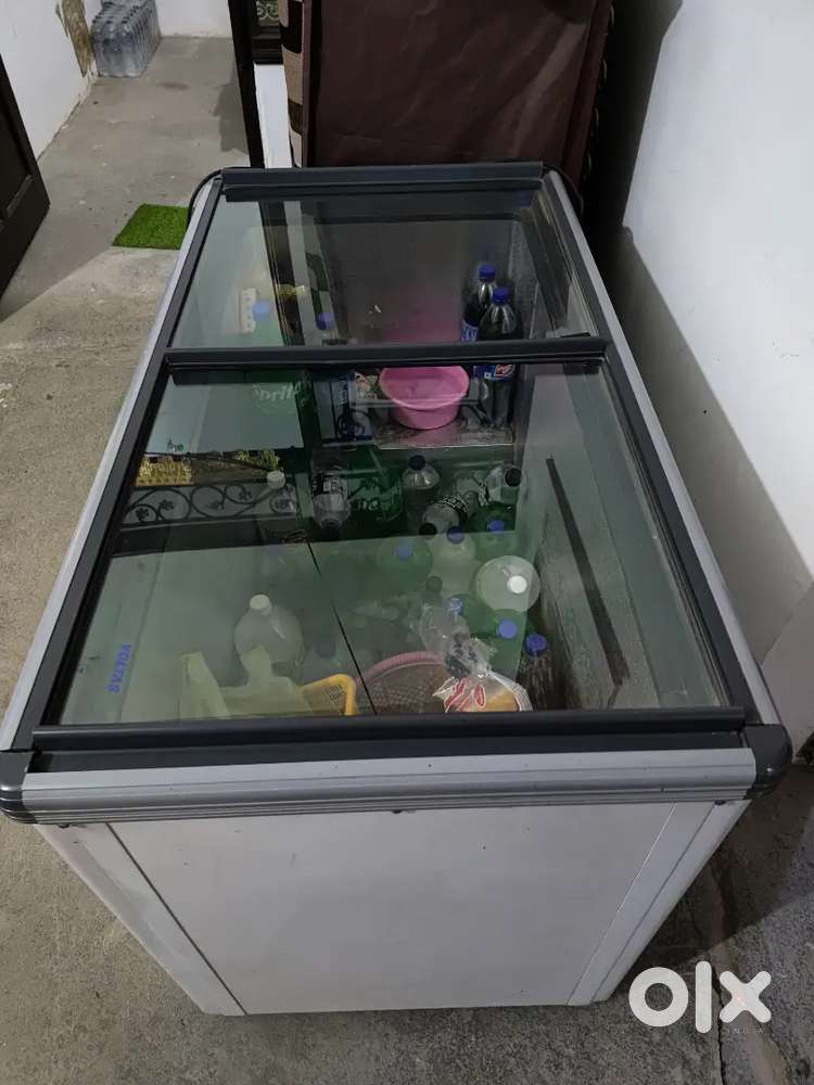 Voltas deep freeze 320 ltr