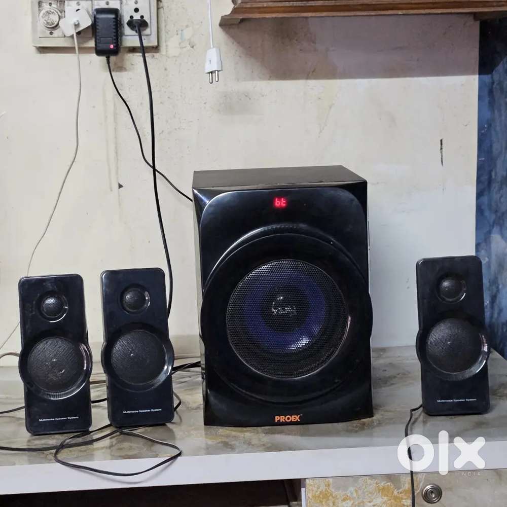 4.1 channel home theater. 1 speaker lost