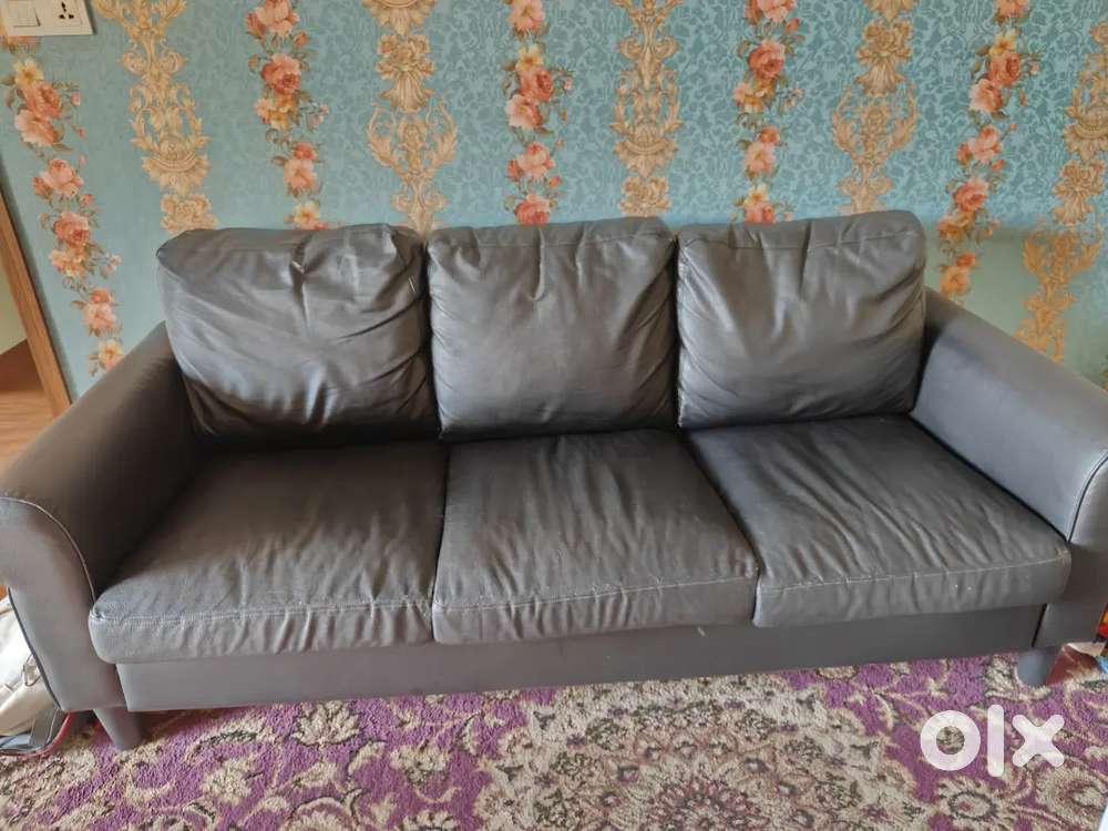 Sofa (couch)