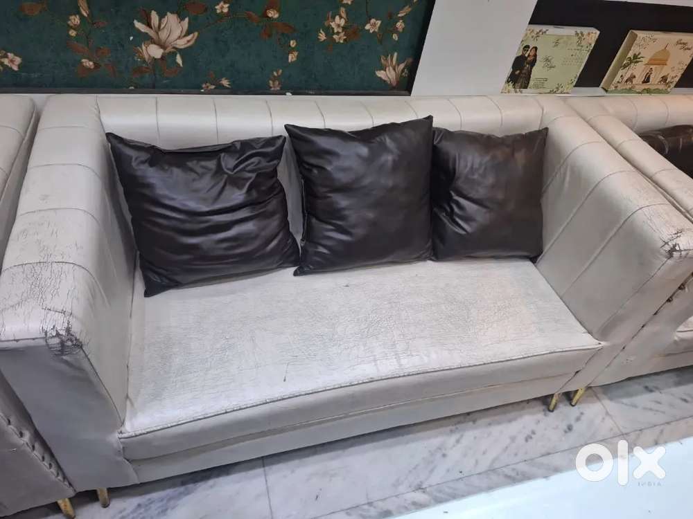 4 sofas with 3 seats white colour