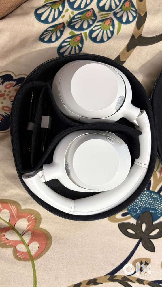 Sony ult wear Headhphone brand new