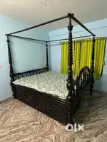 Antique King Size Wooden Bed