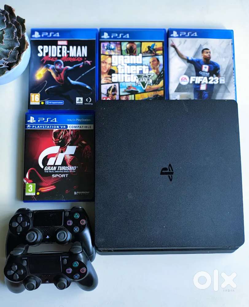 PS4 Slim 500 GB - 4 games worth 5k and additionalcontroller
