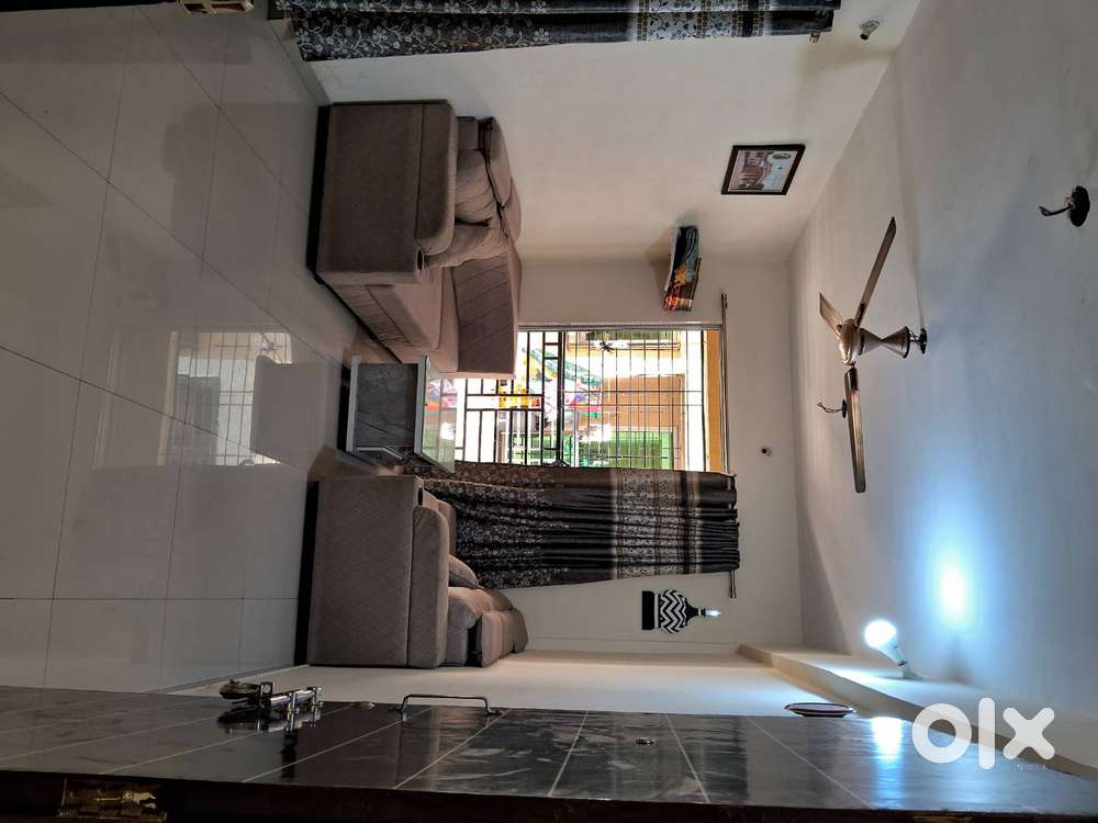2 BHK Flat for Sale – Fully Secure Gated Society  Lift Backup
