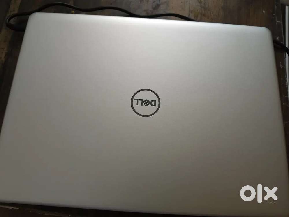 Brand new DELL i5 laptop - no scratches, perfectly fine, with warranty