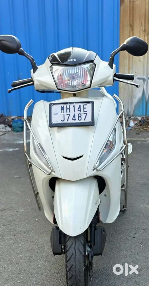 HERO MAESTRO DELUXE IN BRAND NEW SHOWROOM CONDITION FOR SALE