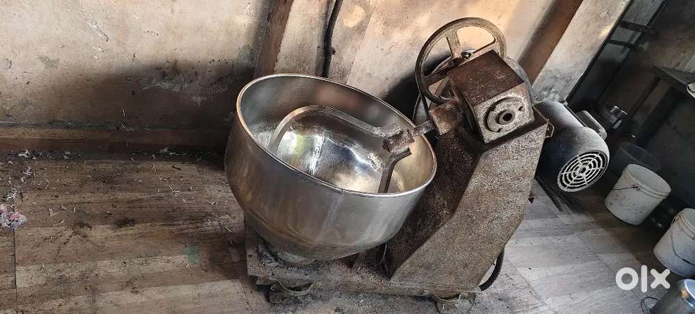 Heavy Duty Dough Kneading / Mixing Machine for Bakery / Commercial Use