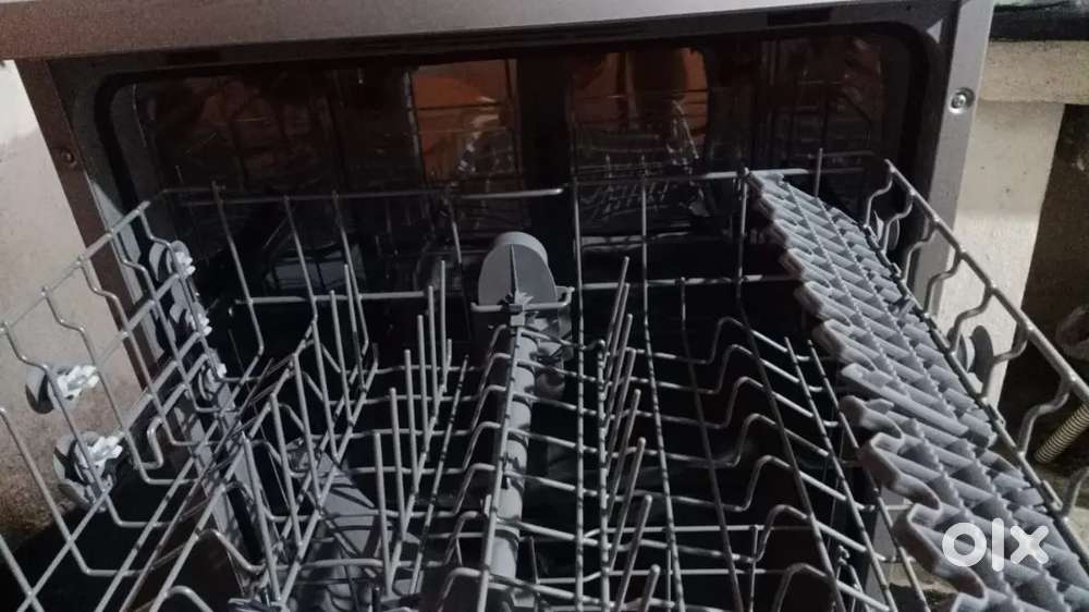 13 plates Bosch dishwasher